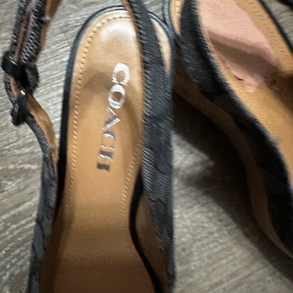 Coach Ferry Gray & Black Peep Toe Slingback Espadrille Wedge
Sandals Size 6.5 - Picture 10 of 10